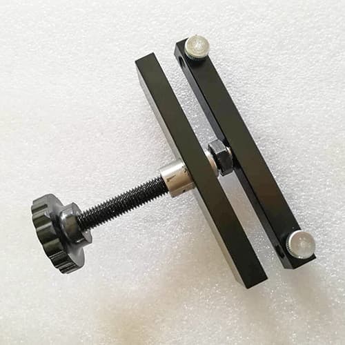 Náhradný diel pre lis na hrnčeky MPR-3, spojovací kus medzi vykurovacím telesom a pákou