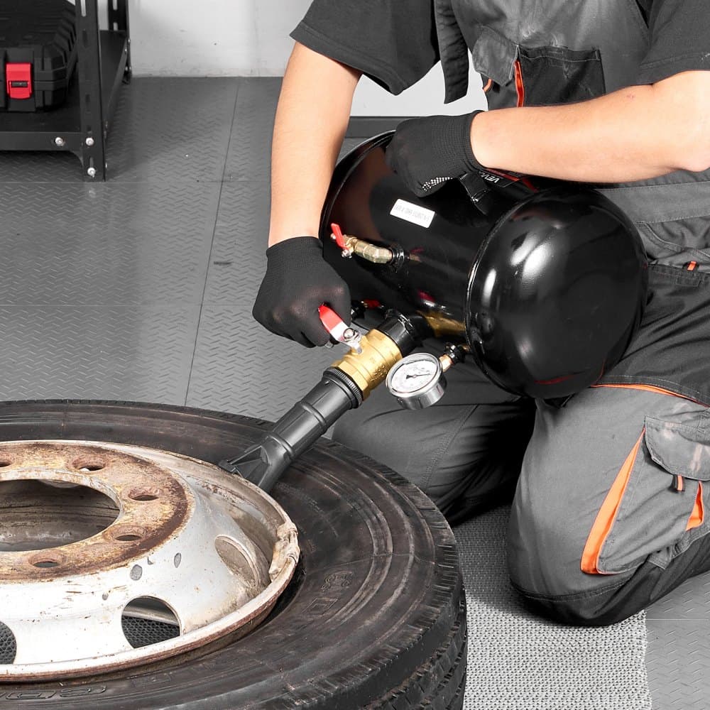 Pneumatický čistič pätiek pneumatík, 5 galónov / 18,9 l, Vysoko odolný nástroj na čistenie pätiek pneumatík, Prevádzkový tlak 87 – 116 PSI, Pneumatický čistič pätiek pneumatík pre pickupy, nákladné autá, štvorkolky, džípy, dodávky, záhradné traktory, obytné vozidlá, čierny