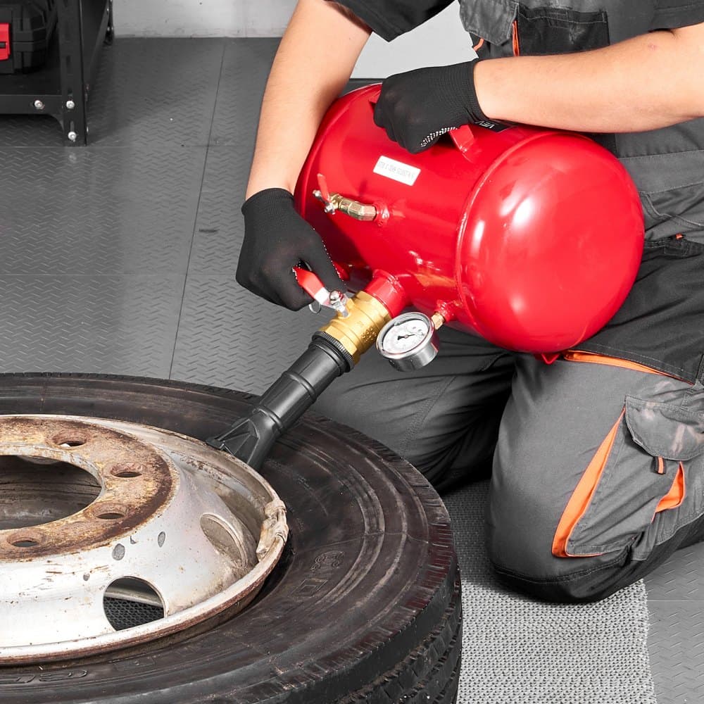 Pneumatický čistič pätiek pneumatík, 5 galónov / 18,9 l, Vysoko odolný nástroj na čistenie pätiek pneumatík, Prevádzkový tlak 87 – 116 PSI, Pneumatický čistič pätiek pneumatík pre pickupy, nákladné autá, štvorkolky, džípy, dodávky, záhradné traktory, obytné vozidlá, červený