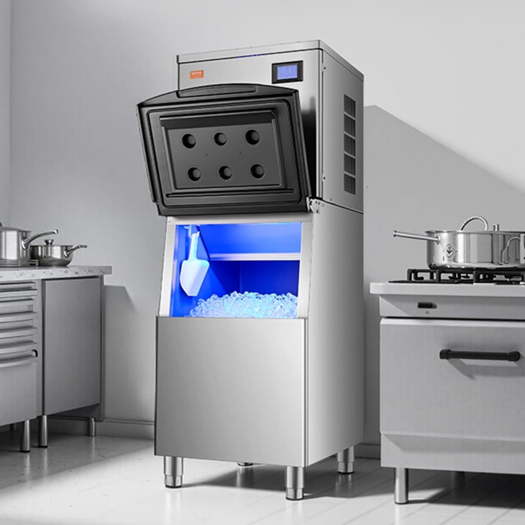 Komerčný výrobník ľadu s kapacitou 180 kg/24 hodín a zásobníkom s objemom 113 kg s automatickým samočistením