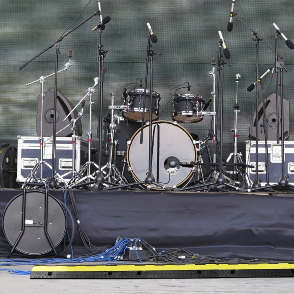 5-dielna gumená ochrana káblov na rampu 98x24x4,5 cm, 2 kanály, nosnosť 12000 libier/náprava, kryt hadice, príjazdová cesta, dopravný spomaľovač s otvárateľným horným krytom a 50-stopovou výstražnou páskou, pre vnútorné a vonkajšie použitie