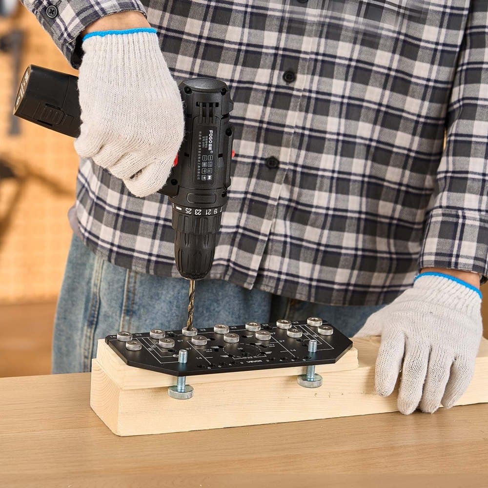 Šablóna na vŕtanie otvorov pre police a pánty, dvojkomponentná, z hliníkovej zliatiny, s vrtákmi 6,4 a 4,8 mm, pre dvierka skriniek, police, skrine, drevoobrábanie a domáci kutilstvo